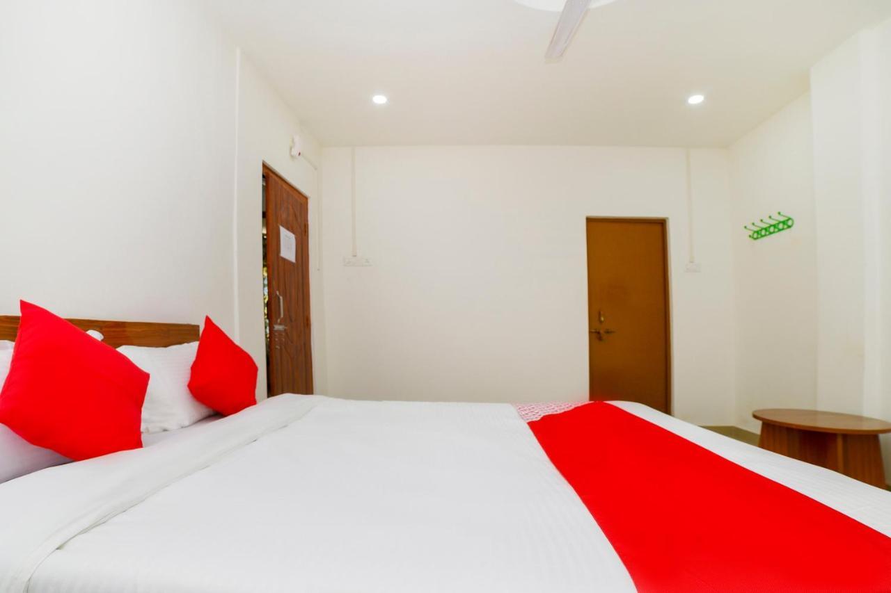 Oyo 40893 Hotel Lotus Guwahati Eksteriør bilde