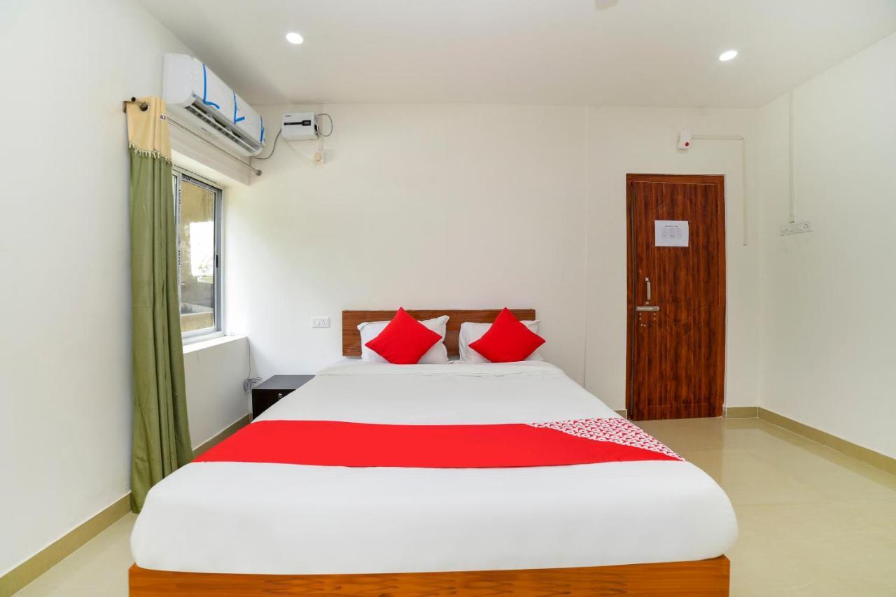 Oyo 40893 Hotel Lotus Guwahati Eksteriør bilde