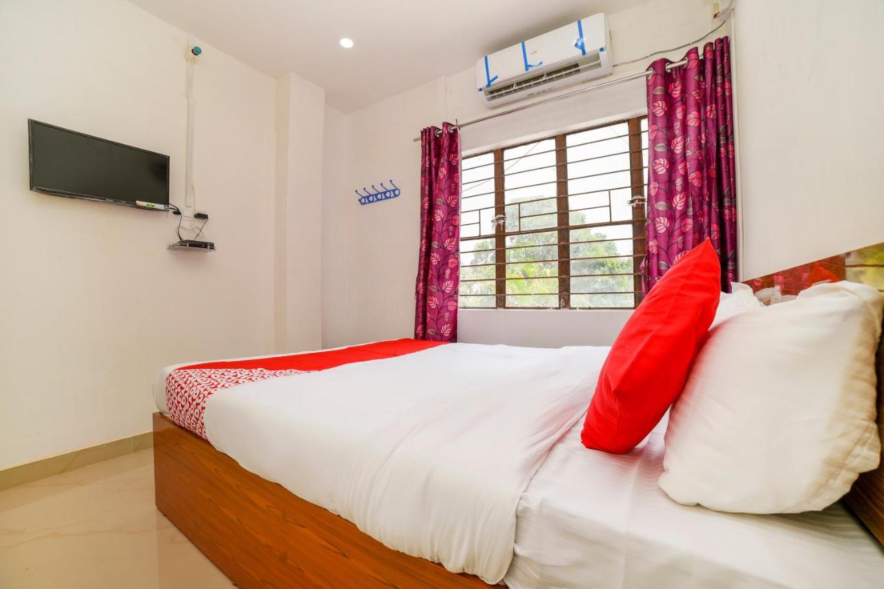 Oyo 40893 Hotel Lotus Guwahati Eksteriør bilde
