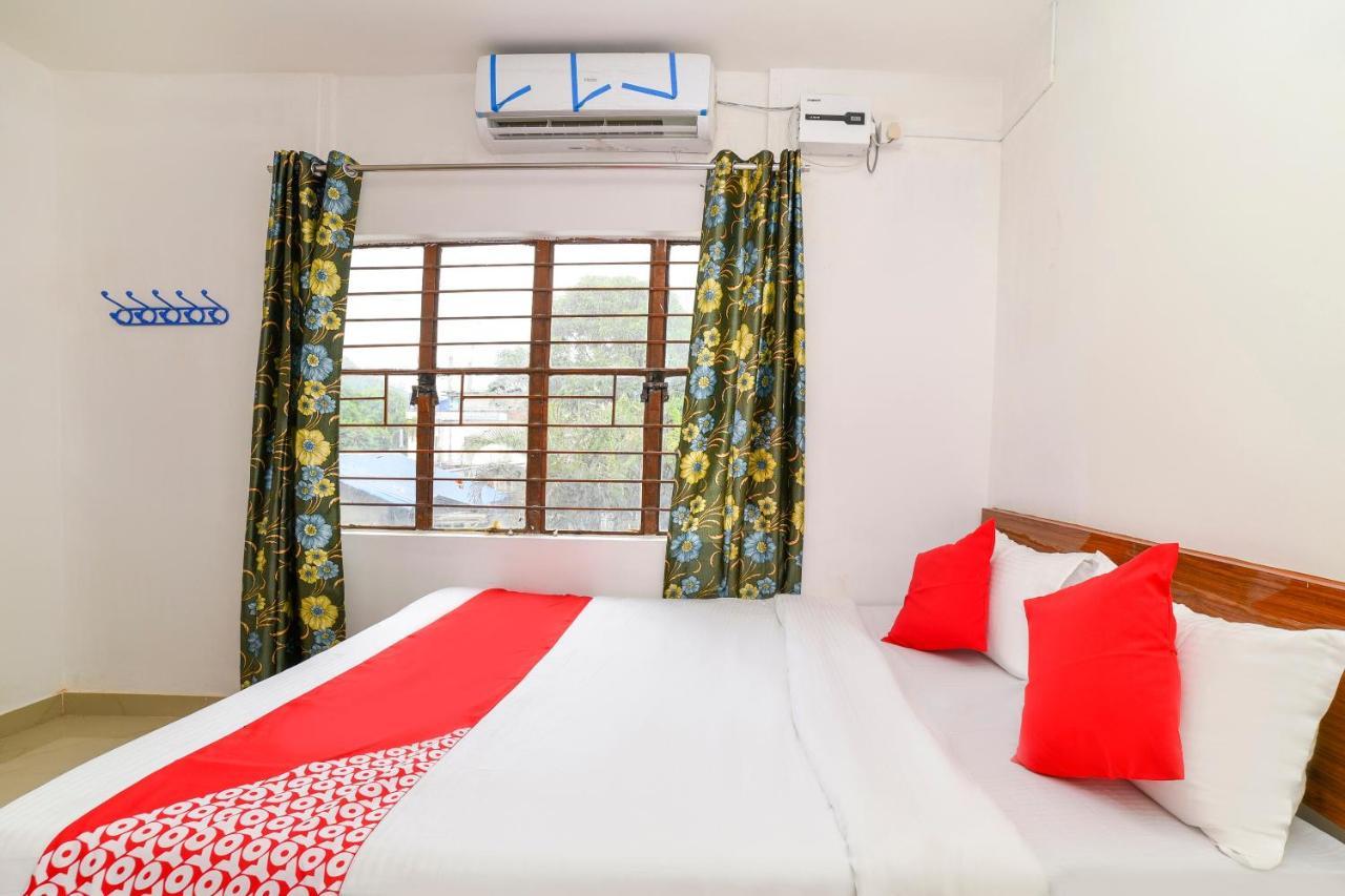 Oyo 40893 Hotel Lotus Guwahati Eksteriør bilde