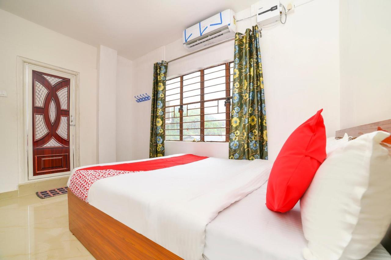 Oyo 40893 Hotel Lotus Guwahati Eksteriør bilde