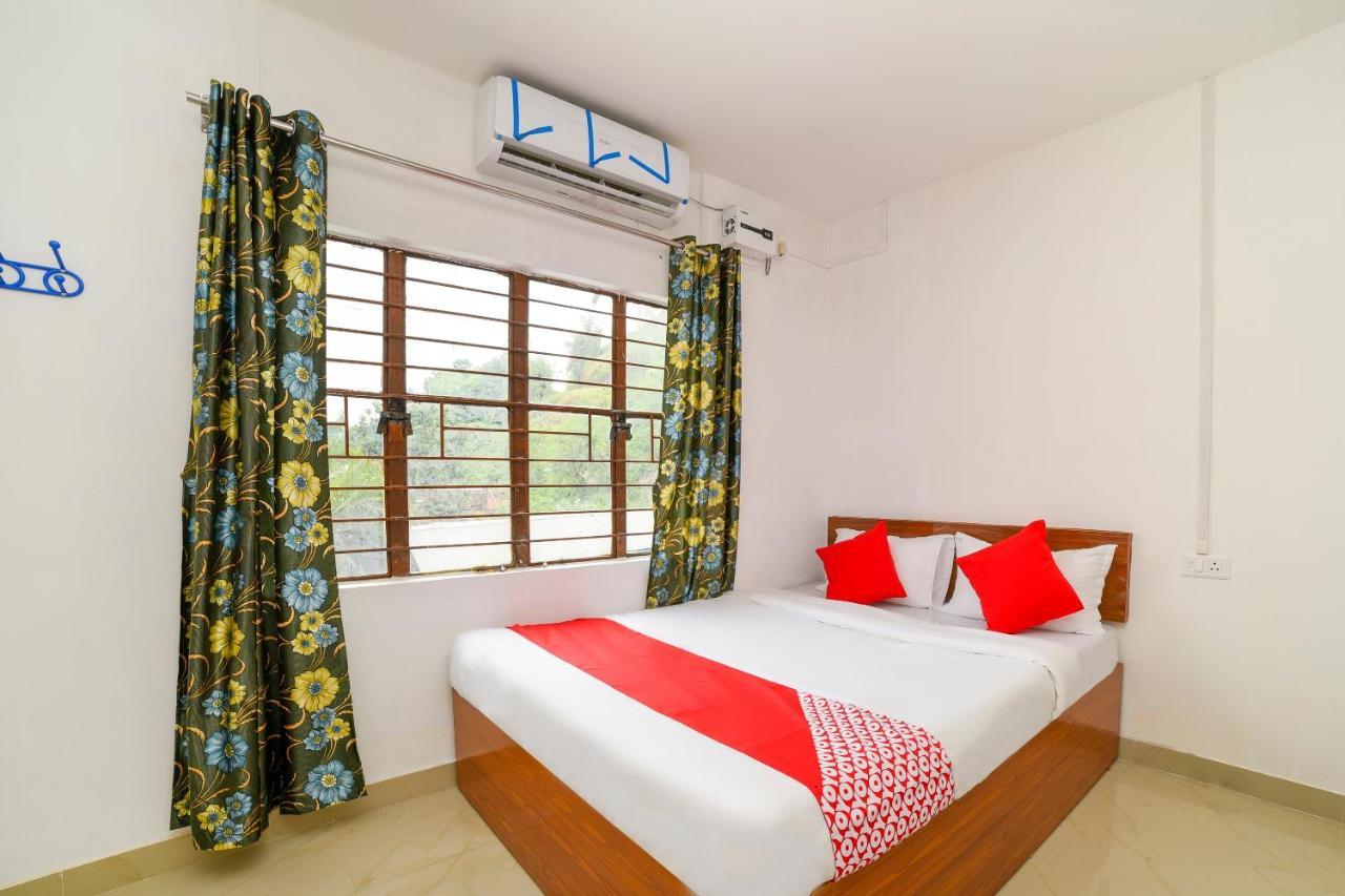 Oyo 40893 Hotel Lotus Guwahati Eksteriør bilde